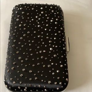 Black clutch
